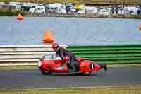 Vintage-motorcycle-club;eventdigitalimages;mallory-park;mallory-park-trackday-photographs;no-limits-trackdays;peter-wileman-photography;trackday-digital-images;trackday-photos;vmcc-festival-1000-bikes-photographs